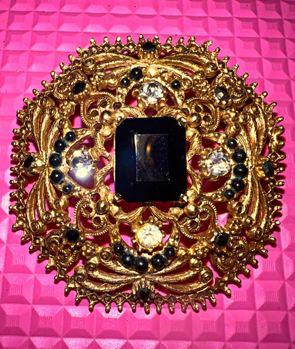 Krementz signed gold tone - signed,