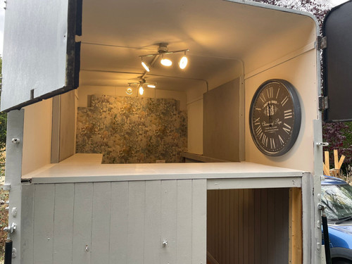 Horse box bar refurbished - horse,