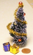 Dolls House Small Decorated Christmas Tree With Two Presents 1:12 Scale tumdee