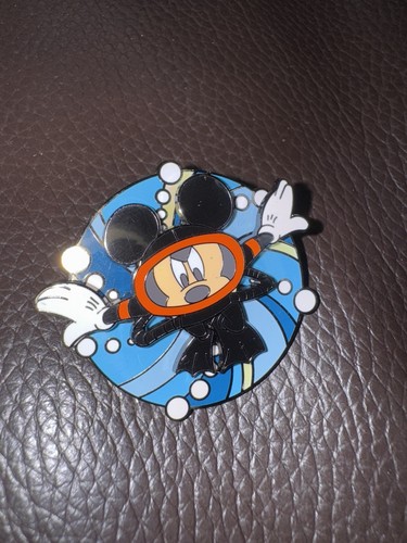 Rare 2001 mickey top secret - top,