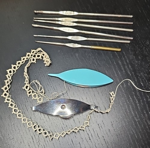 Mixed lot tatting shuttles - tatting,