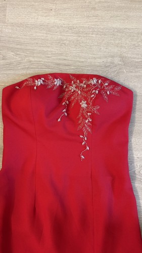 Red sleeveless prom dress size - red,