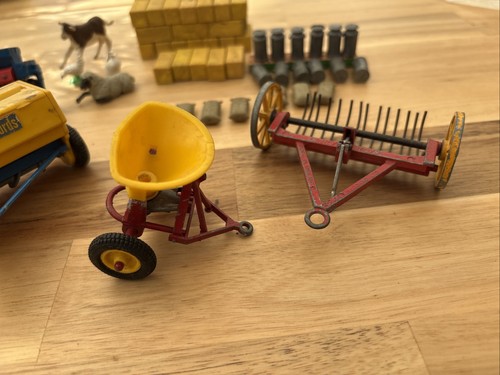 Vintage farm yard diecast - farm,
