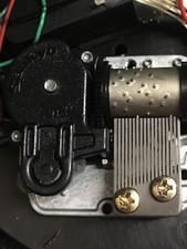 music comb"you can fly" peter pan disney on broken snowglobe (pls