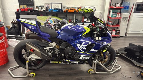 Yamaha race bike 2023 - race,
