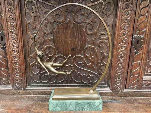 Cast bronze leaping lady - bronze,