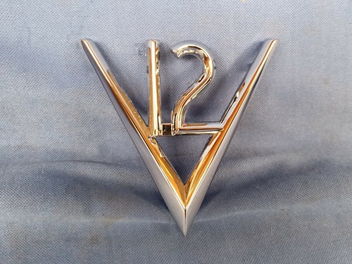 Jaguar v12 chrome - "v12", lid