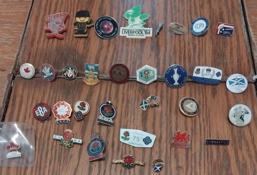 Collection pin badges - 30+,