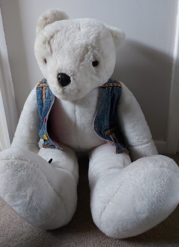 Huge olly polar - bear, plush