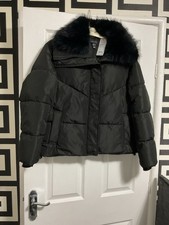 Ladies New Look Coat. New With Tags! This Is A Bargain!