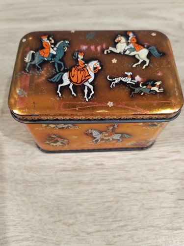 Vintage tin hunting - hunting,, horse