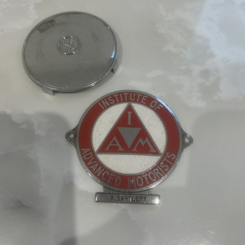 Vtg car badge - institute, of