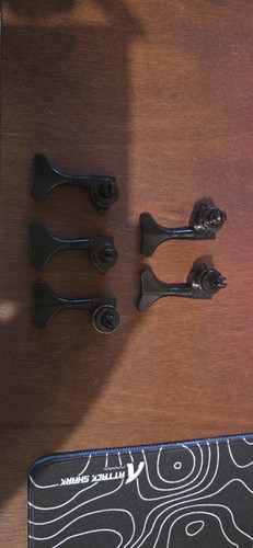 Bass guitar tuning pegs - tuning,