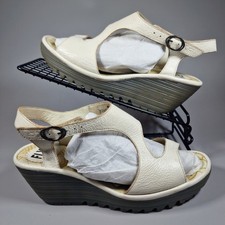 Fly London Yanca Cream Off