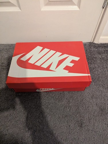 Empty nike air max - max, ultra