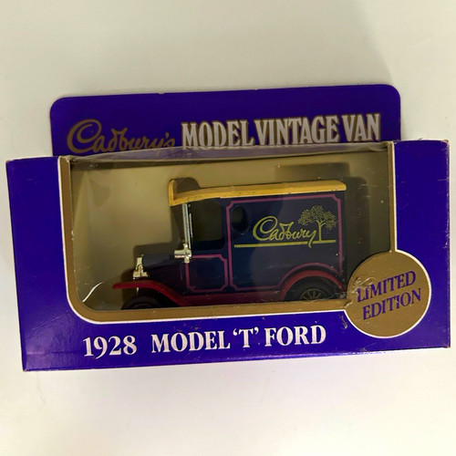 Lledo cadbury model vintage - cadbury's,