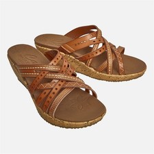 SKECHERS Womens Beverlee Hot