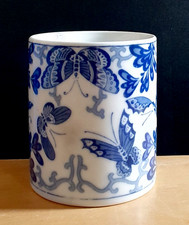 BUTTERFLY FLORAL PORCELAIN CHINA MUG LARGE BLUE AND WHITE CUP