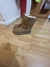 Genuine UGG Classic Short Boots UK 6 EU 39 Sheepskin Leather Wool Winter Womens