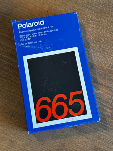 Polaroid type 665 medium - 665,