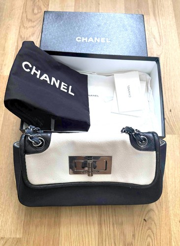 Auth rare chanel shoulder - auth,