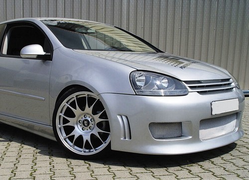 Badgeless slatted grill grille