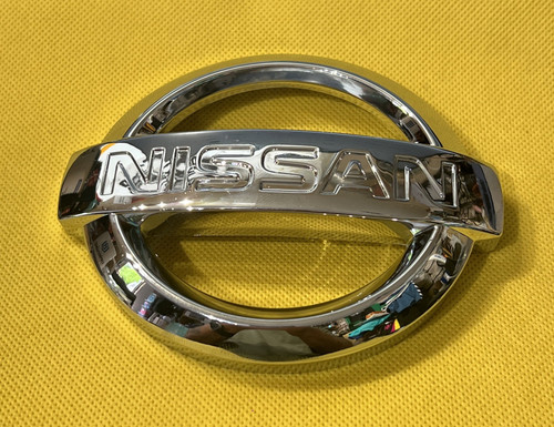 Nissan vintage metal car - vintage,