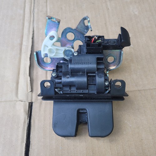 Audi boot tailgate catch - 8v,