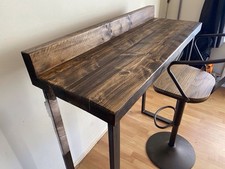 Breakfast Bar and Stool.