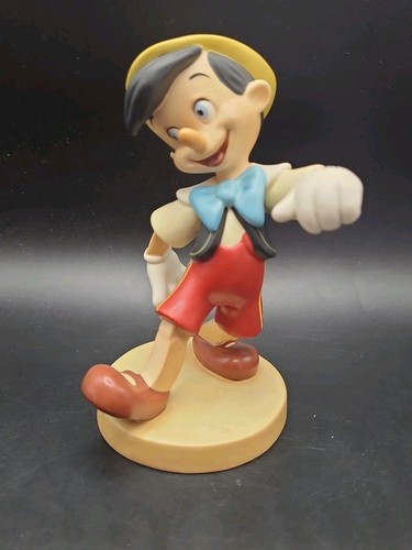 Walt disney classics - walt, pinocchio