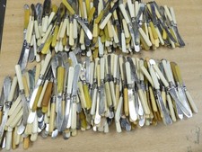 (ref288) 450 Vintage resin and bovine bone handled butter knives silver plated