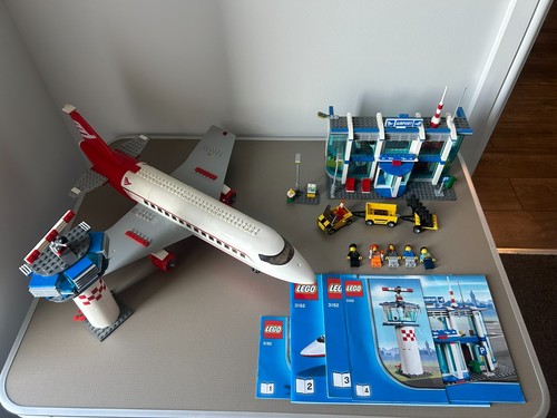Lego city set - 3182, airport
