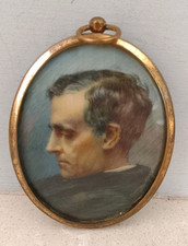 Exquisite Miniature Hand