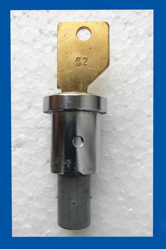 Key lock barrel for - &,