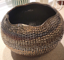 Large textured ceramic planter - large,