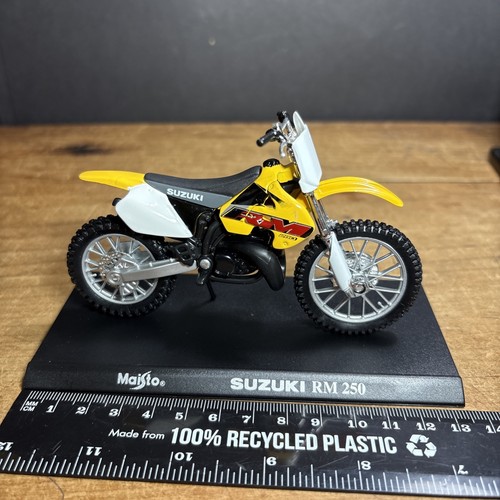 Suzuki 250 maisto 18 - rm,