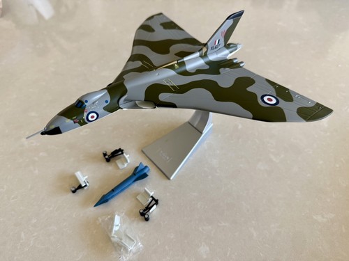 Corgi aa31207 144 - aa31207, avro