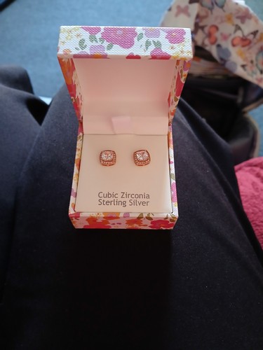 Brand new box pretty - in,