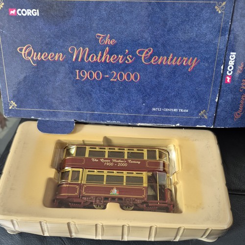Corgi 36712 the queen - corgi, mother's