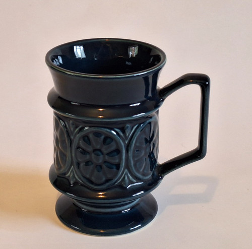 Holkham vintage 118 pottery - t,