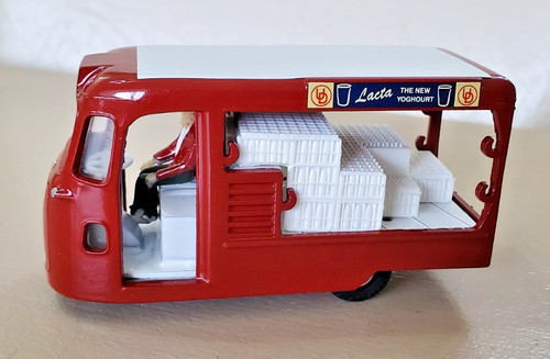 Triang spot milk float - spot,