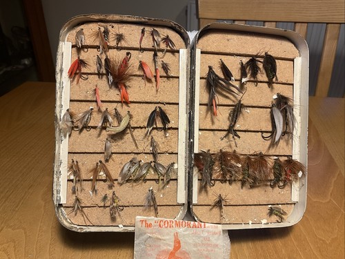 Quality old fly tin - fly, and