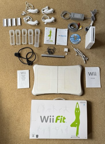 Nintendo wii fit bundle - fit,