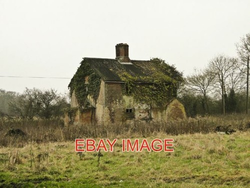 Photo derelict house at - ,
