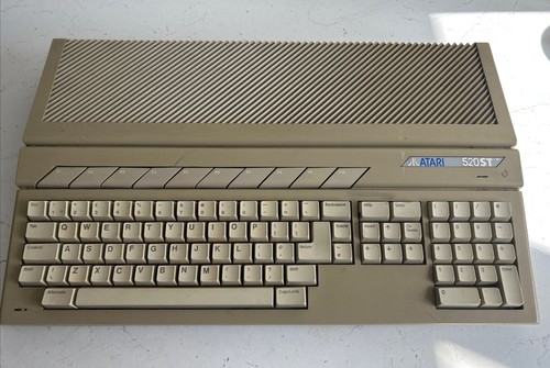 Atari 520 computer - 520, st