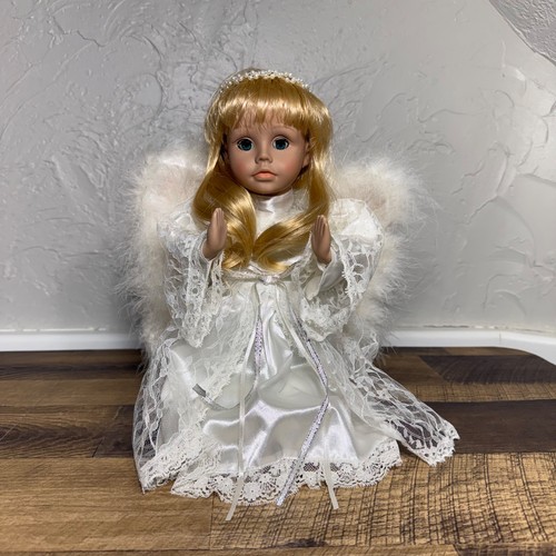 Vintage singing kneeling - vintage,