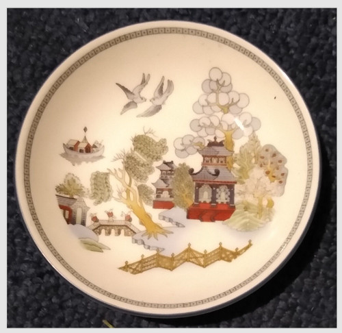 Small wedgewood plate - small,