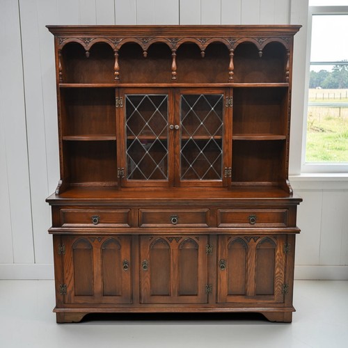 Old charm oak gothic - old,