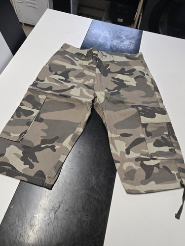 Pairs camo cargo shorts - 2,