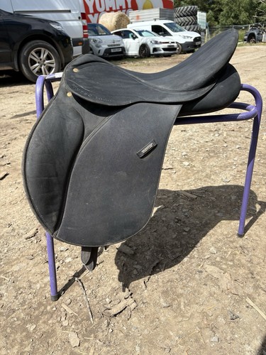 Wintec black saddle - saddle, with
